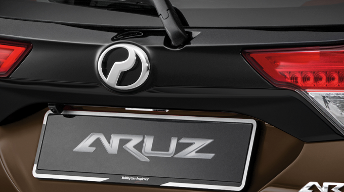 Backdoor Garnish With Chrome And Glossy Black Finish*